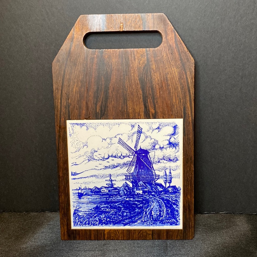 Blue and White Windmill Scene Cheeseboard